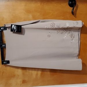 Axcess NWT Beige Skirt